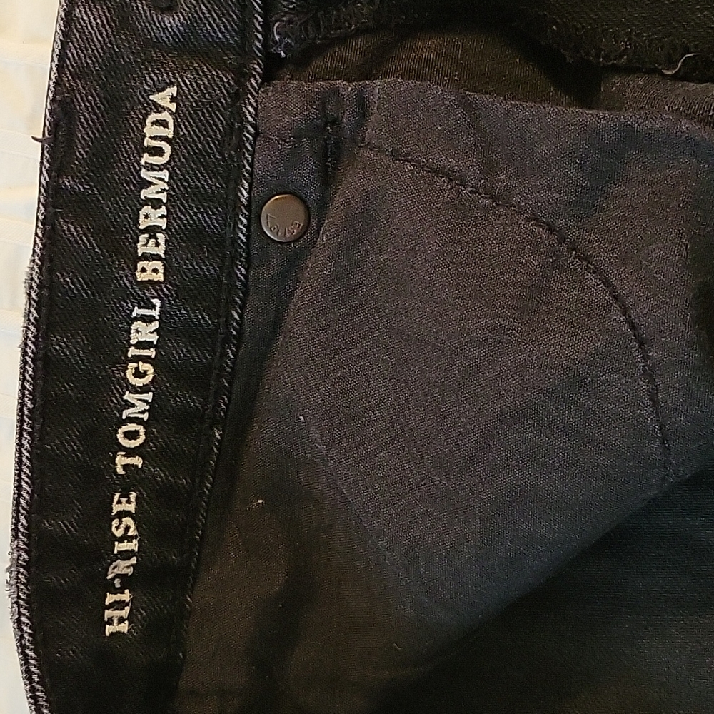 Shorts - Picture 3 of 5